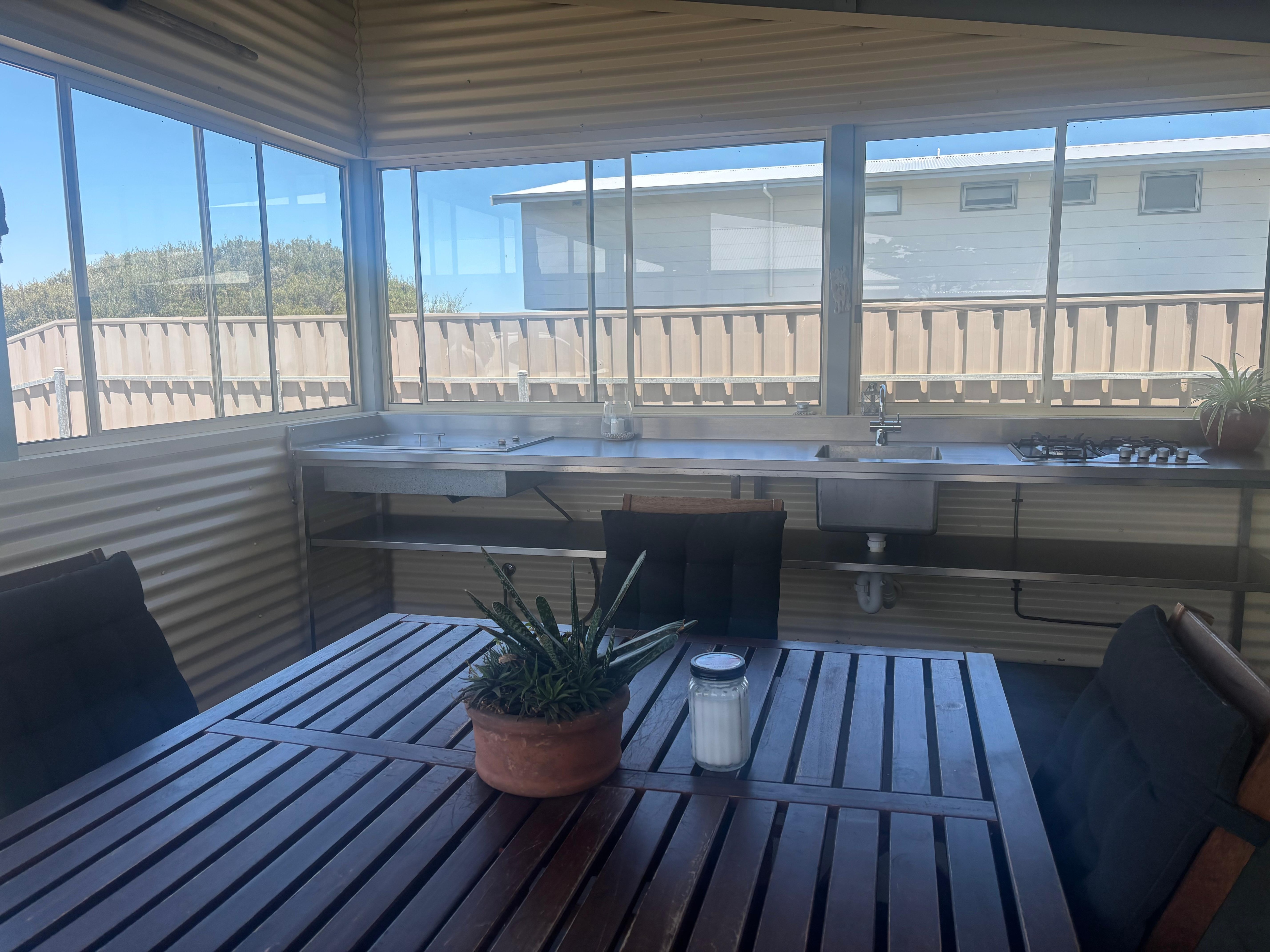 Outdoor kitchen and Lanai