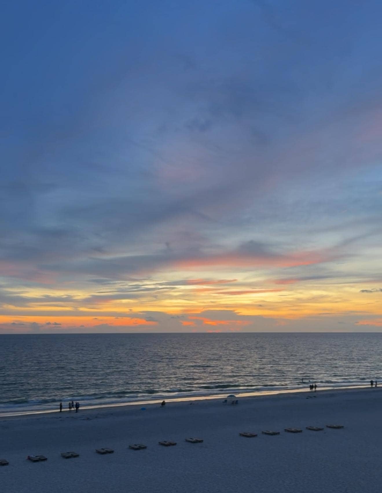 The evening sky was beautiful every night. 