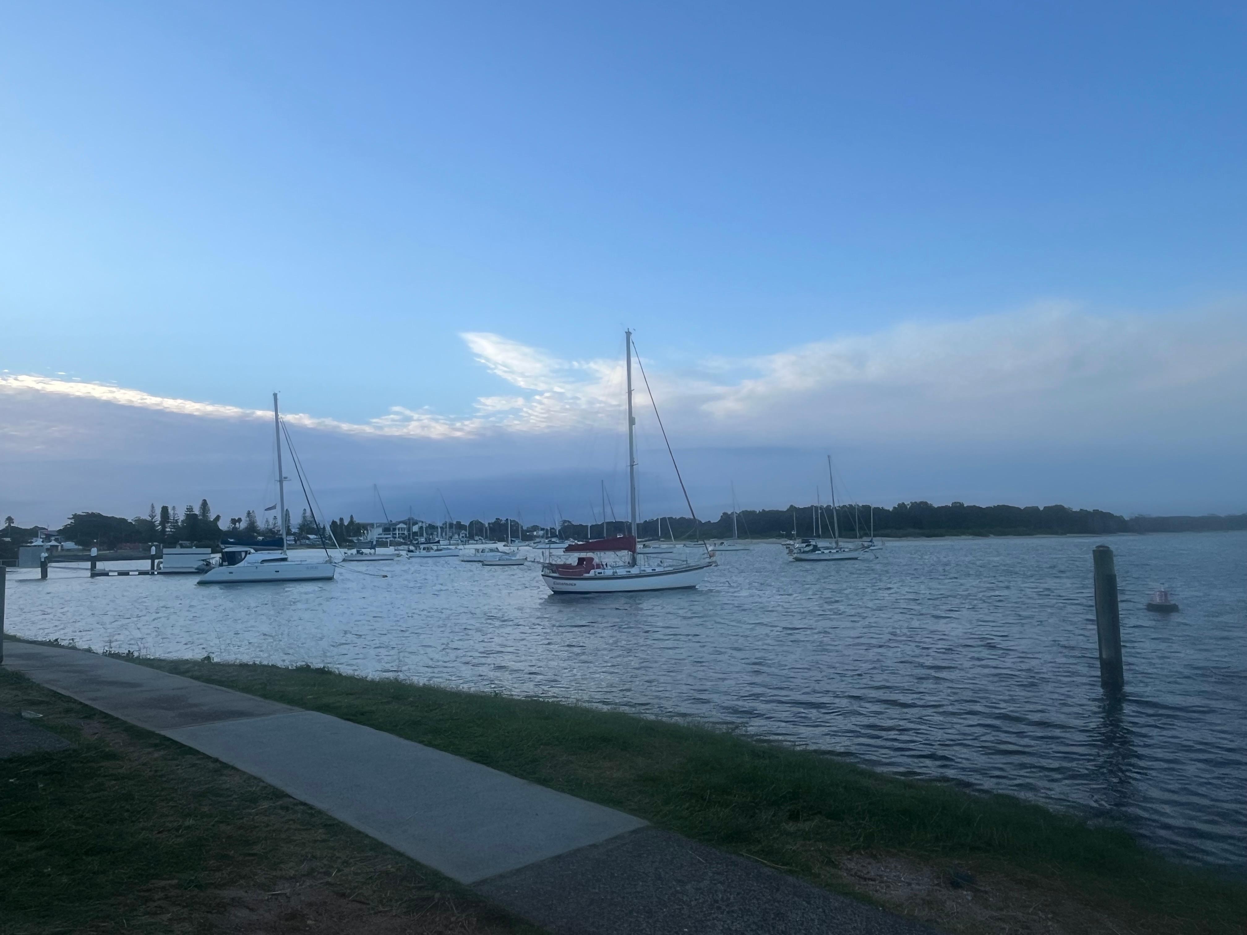 Beautiful spot, right on the water. Close to restaurants and conveniences. 