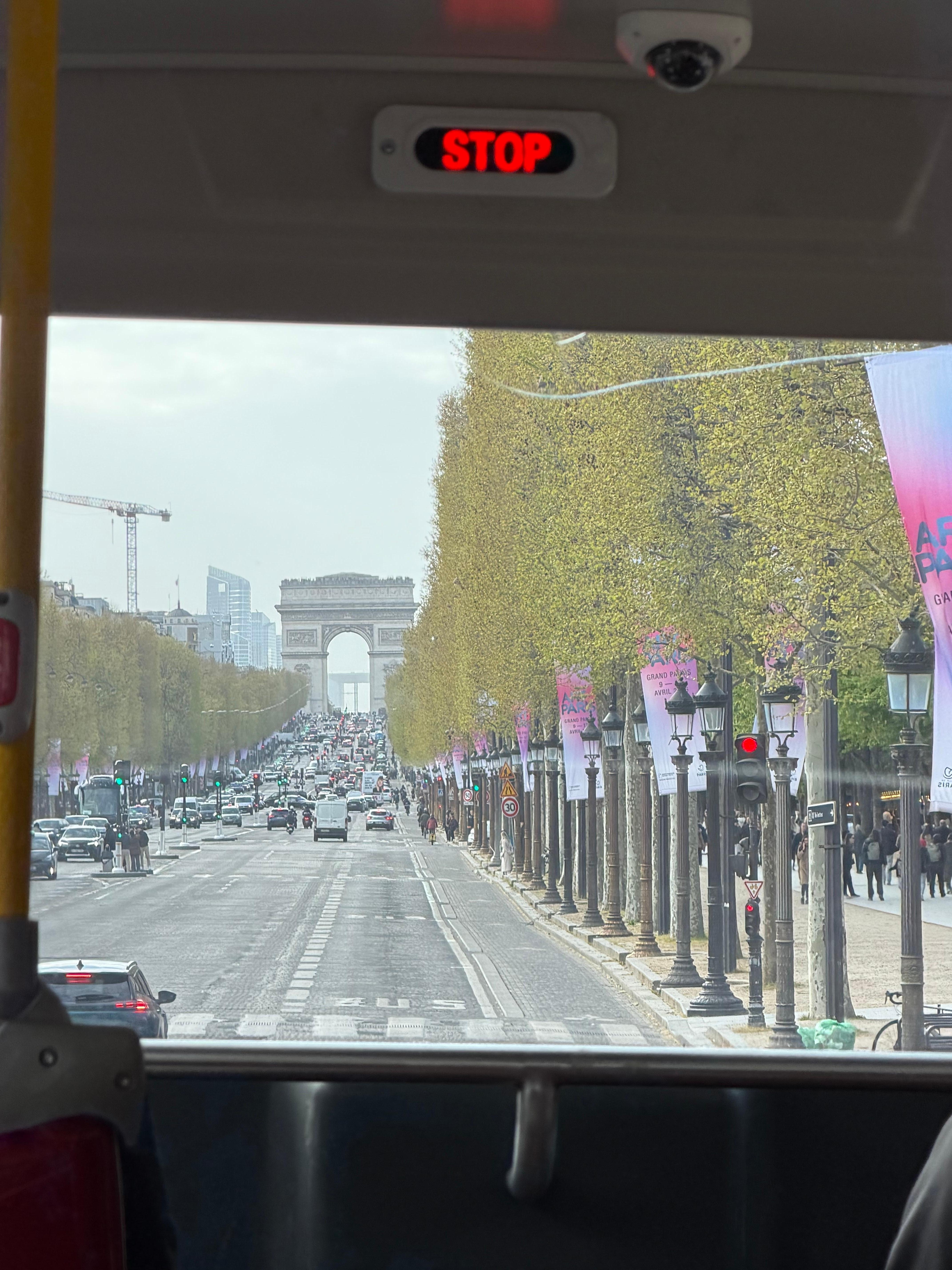 Drive on Champs Elysées 