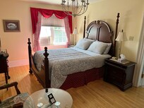 Romeo & Juliet Room