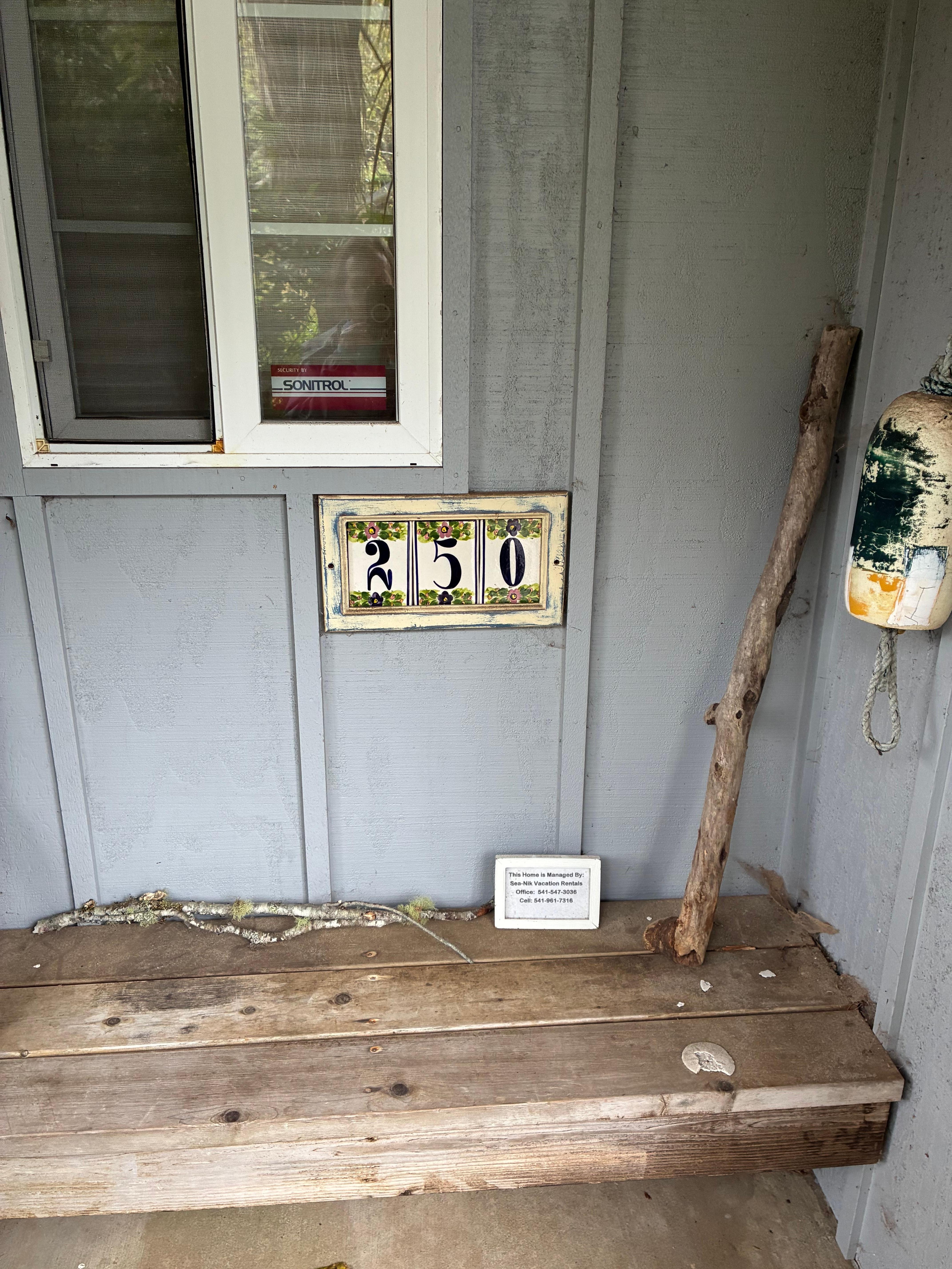 Very welcoming porch 
