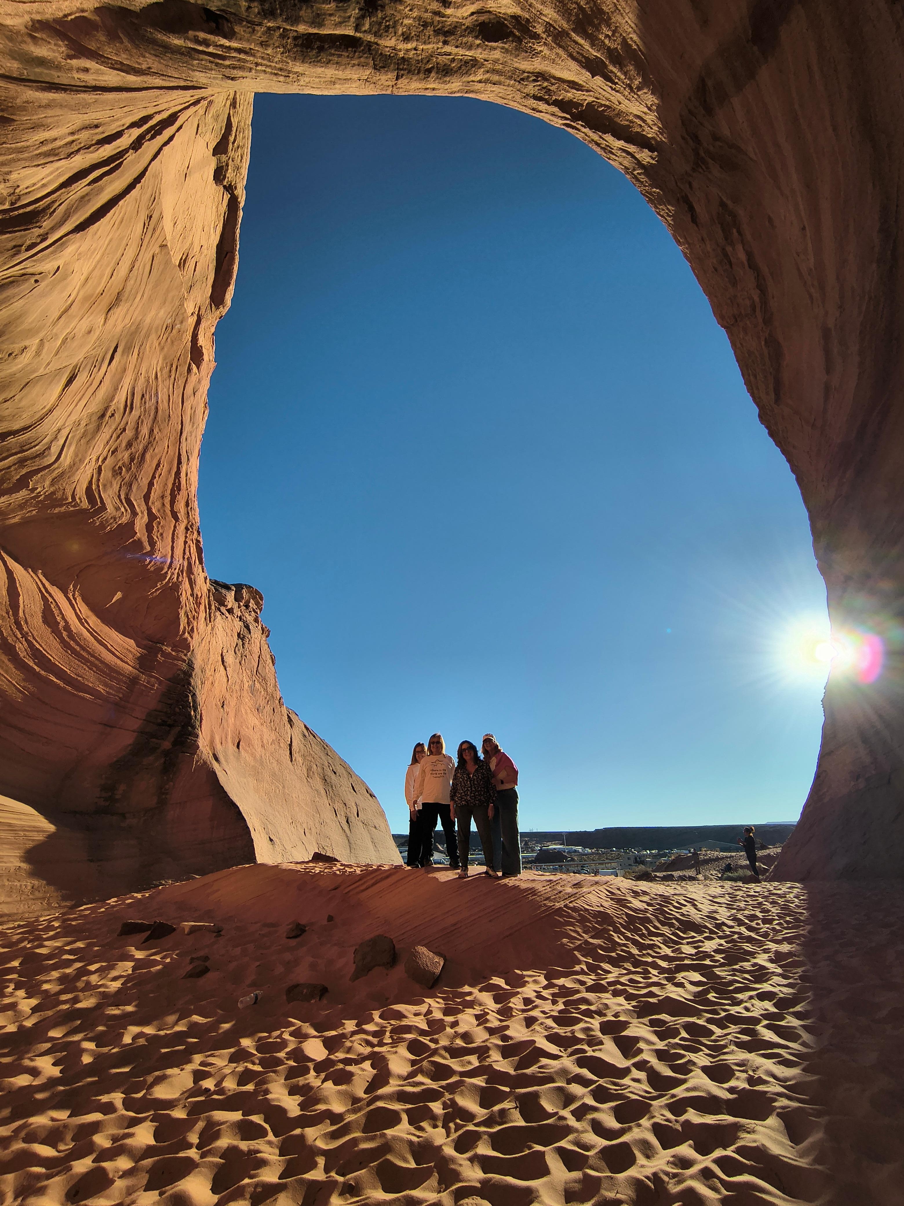 Biidi "The Arch"
Amazing pictures at sunset. (Behind the Shell gas station)