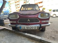 Citroën 8 in der Av. las Antillas