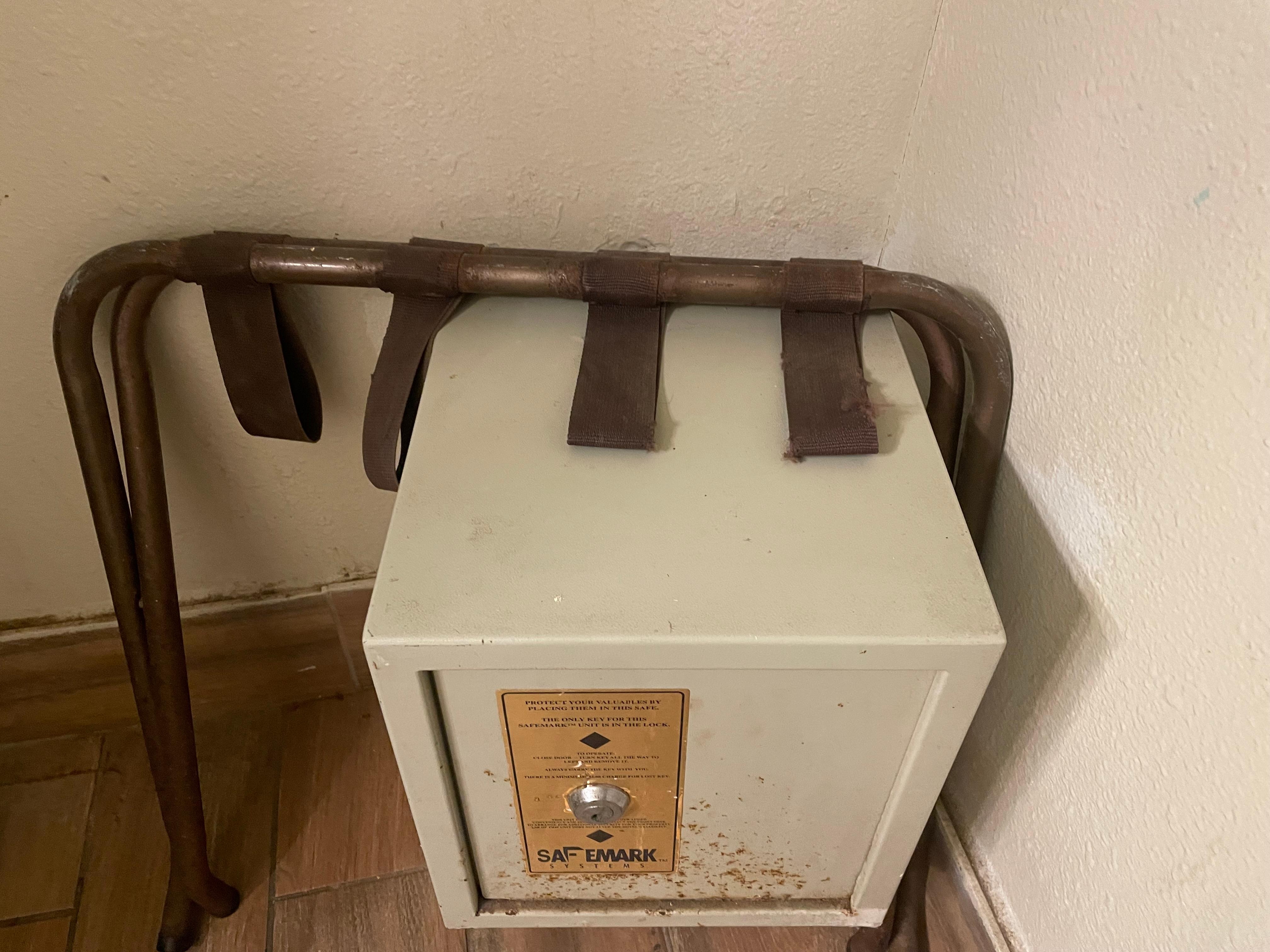 The level of dust, debris, and rust on EVERYTHING. Zoom in!