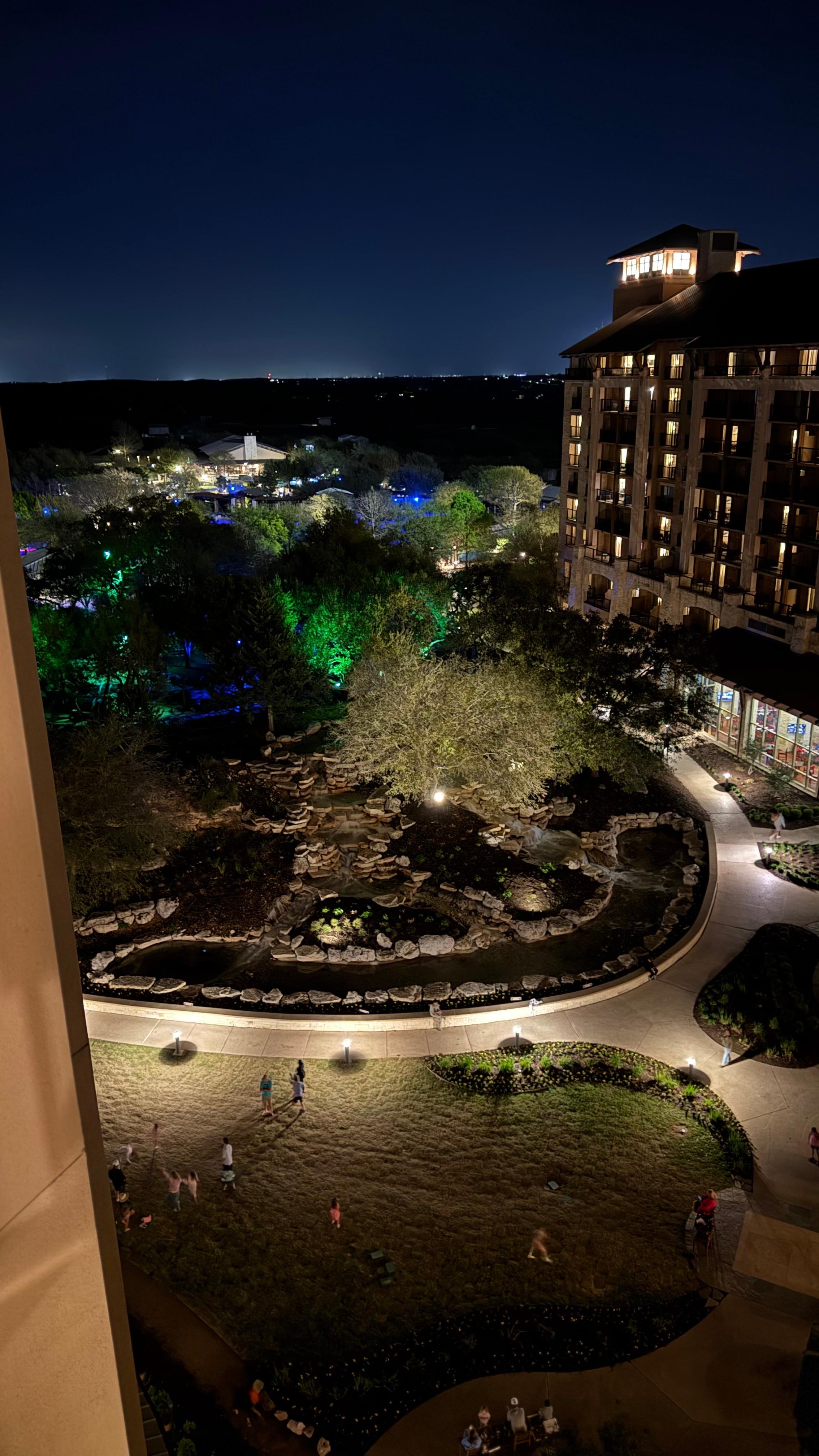 The waterfall fountain was new since last time we were there and it’s a great addition!