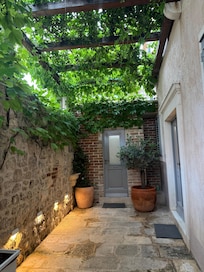 Front area