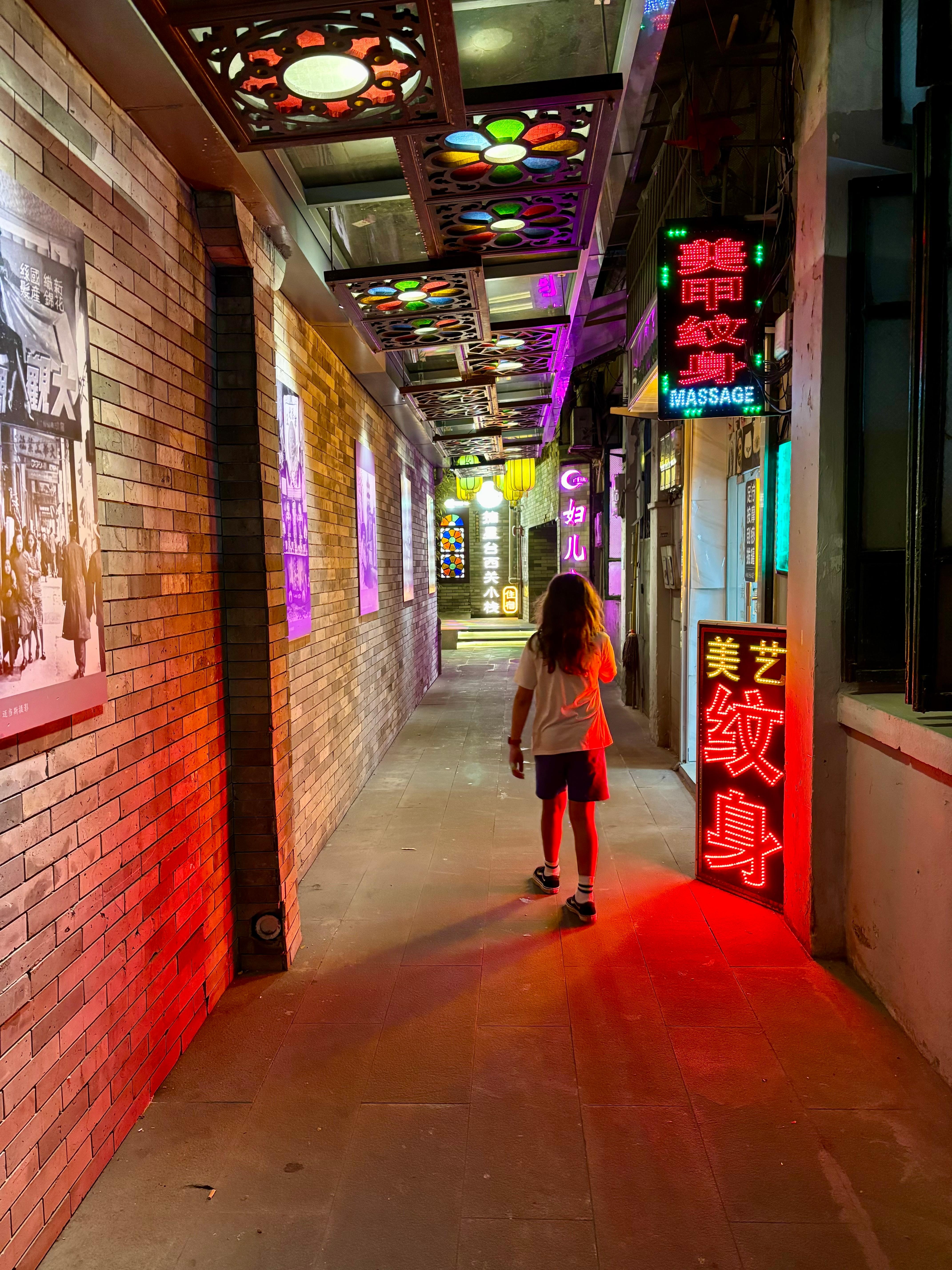 pathway to the hotel