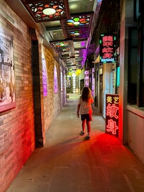 pathway to the hotel