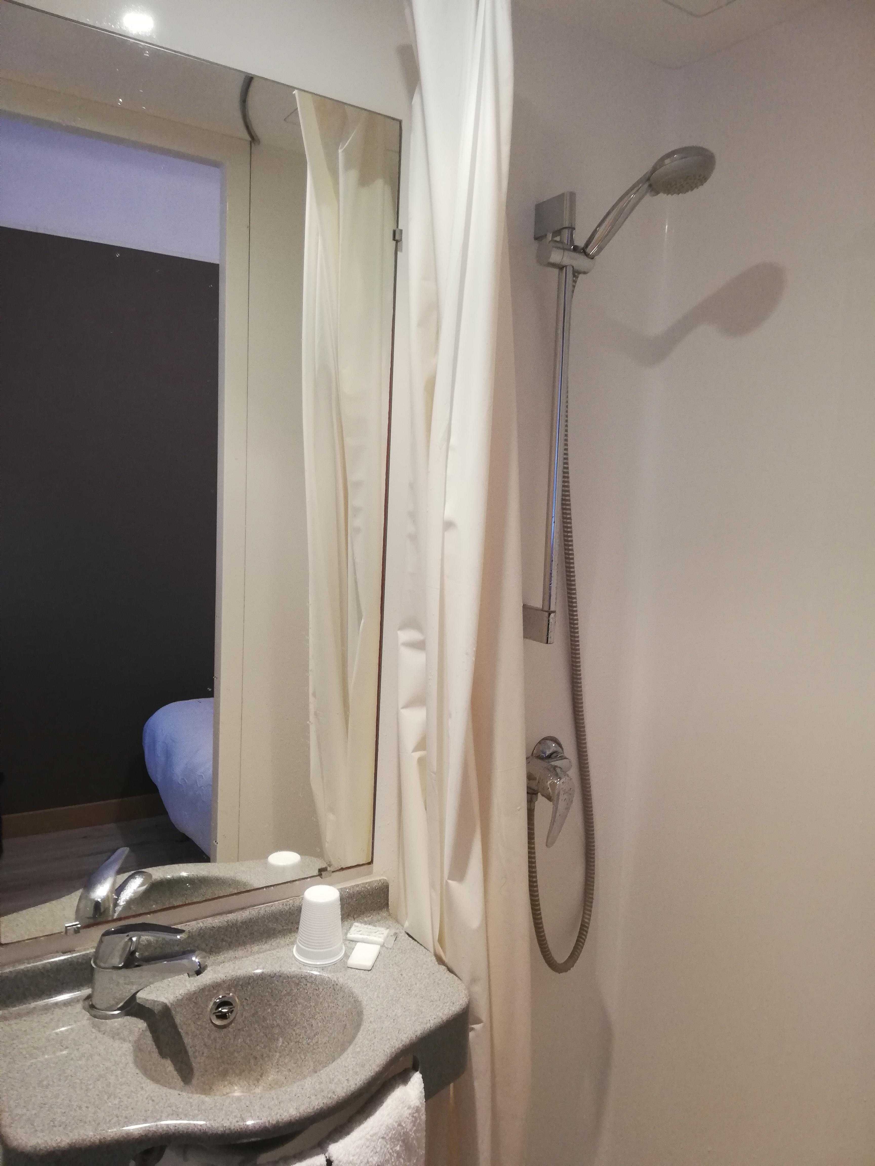 Bathroom_2