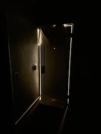 Trotz Handtuch oben und unten sehr hell!