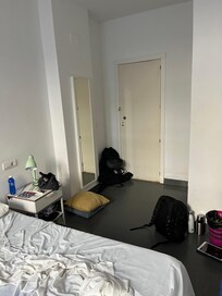 Ikke en knagg å henge klær eller håndkle på