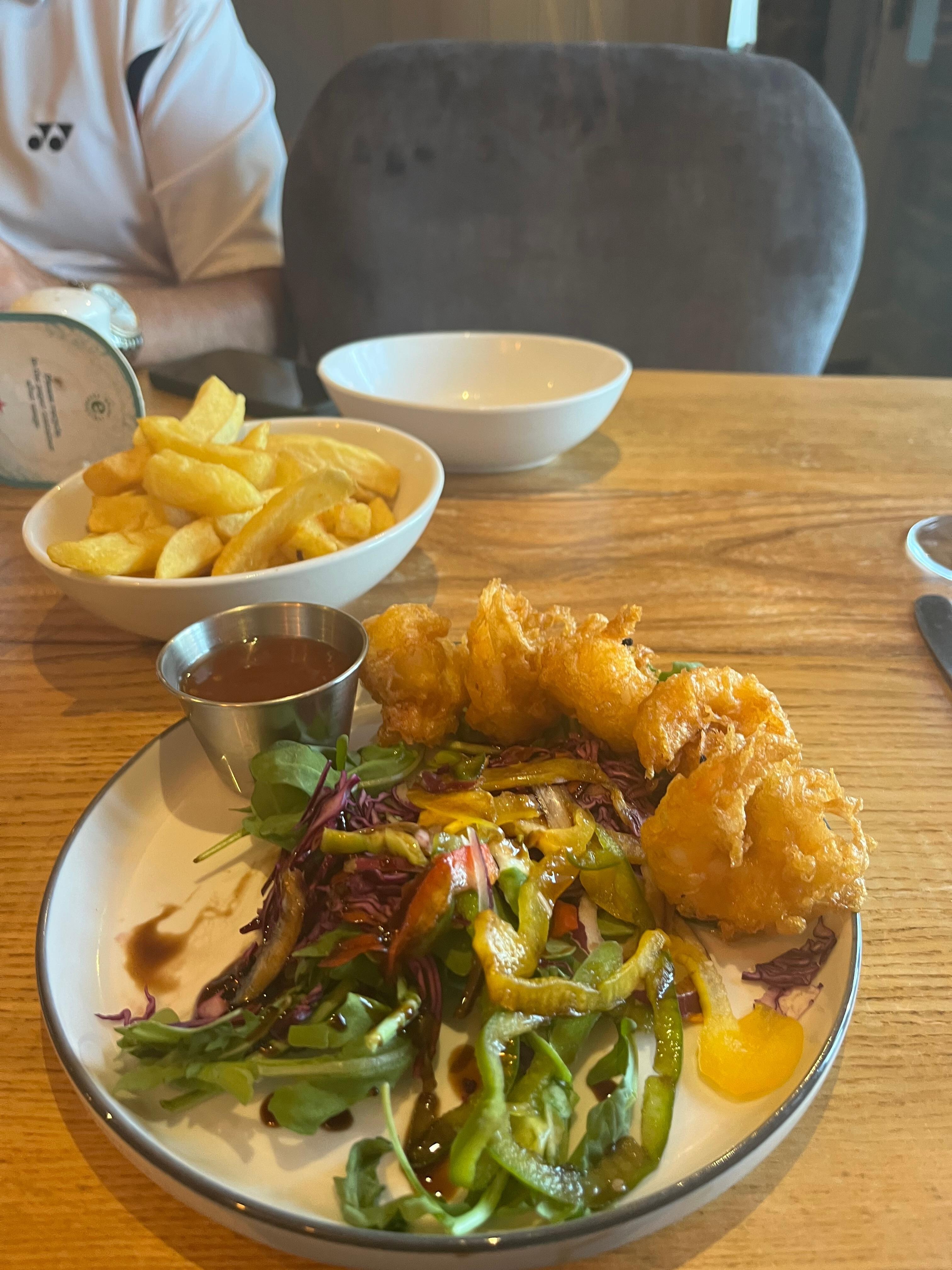 Tiger prawns in lovely light batter 😋