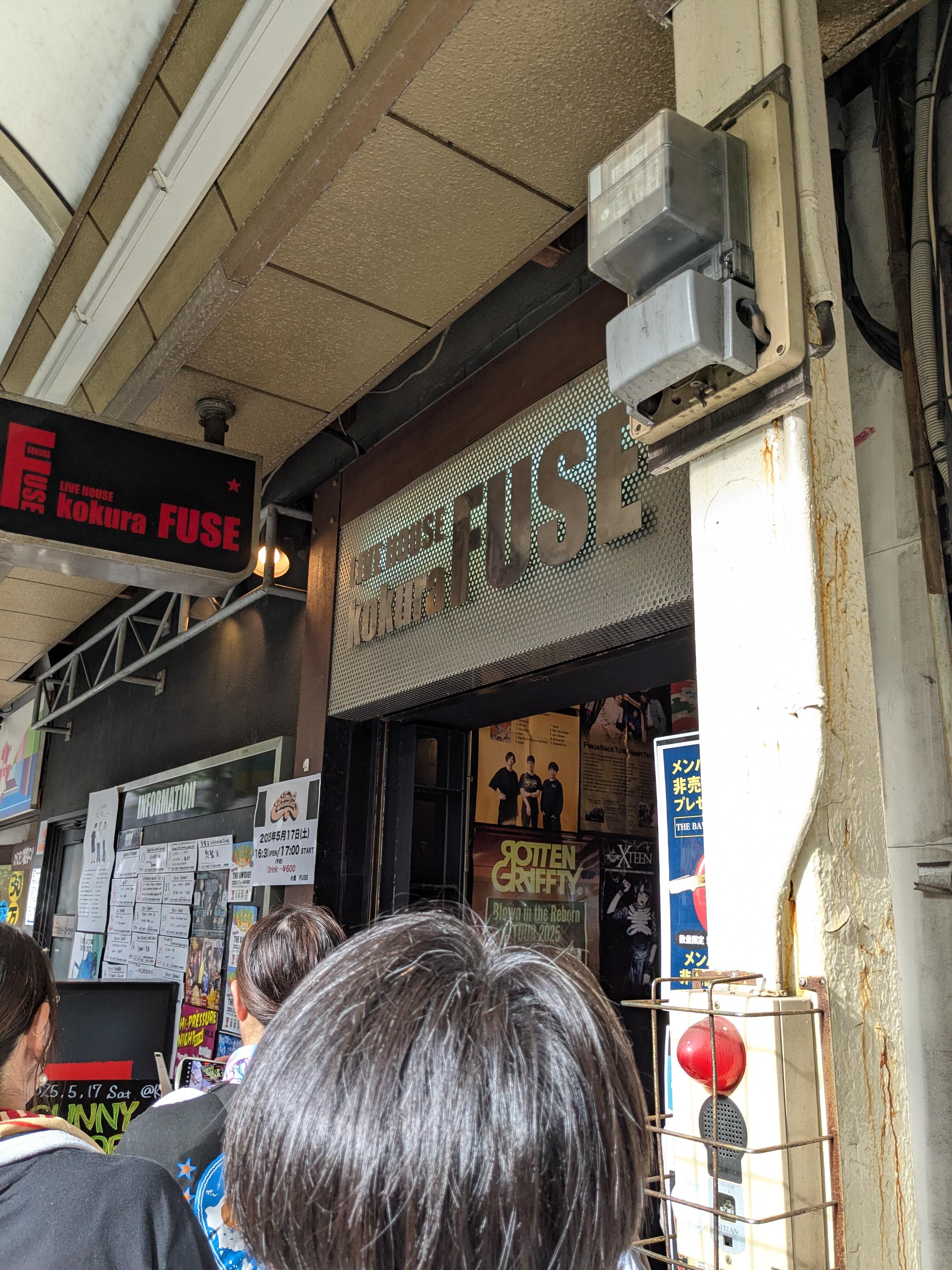 ライブに行く為にこちらを利用しました。
すべて徒歩圏内で…ただ夜の繁華街の治安はちょっと怖い感じがしました