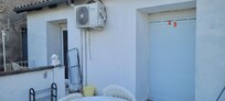 La clim qu'il faut vider par un seau tous les jours sous peine d'avoir une mare sur le balcon