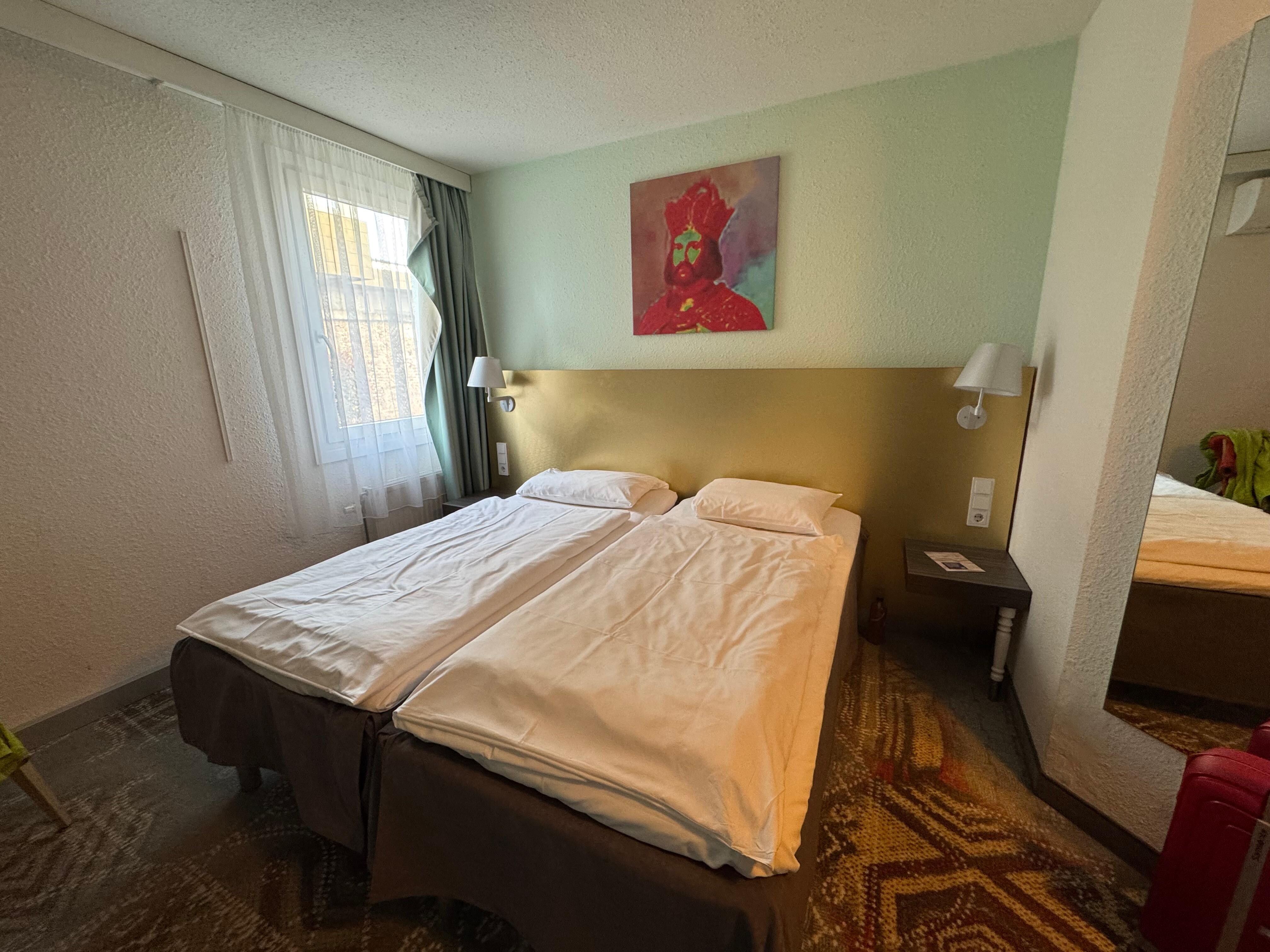 zwei Einzelbetten (zusammen geschoben)