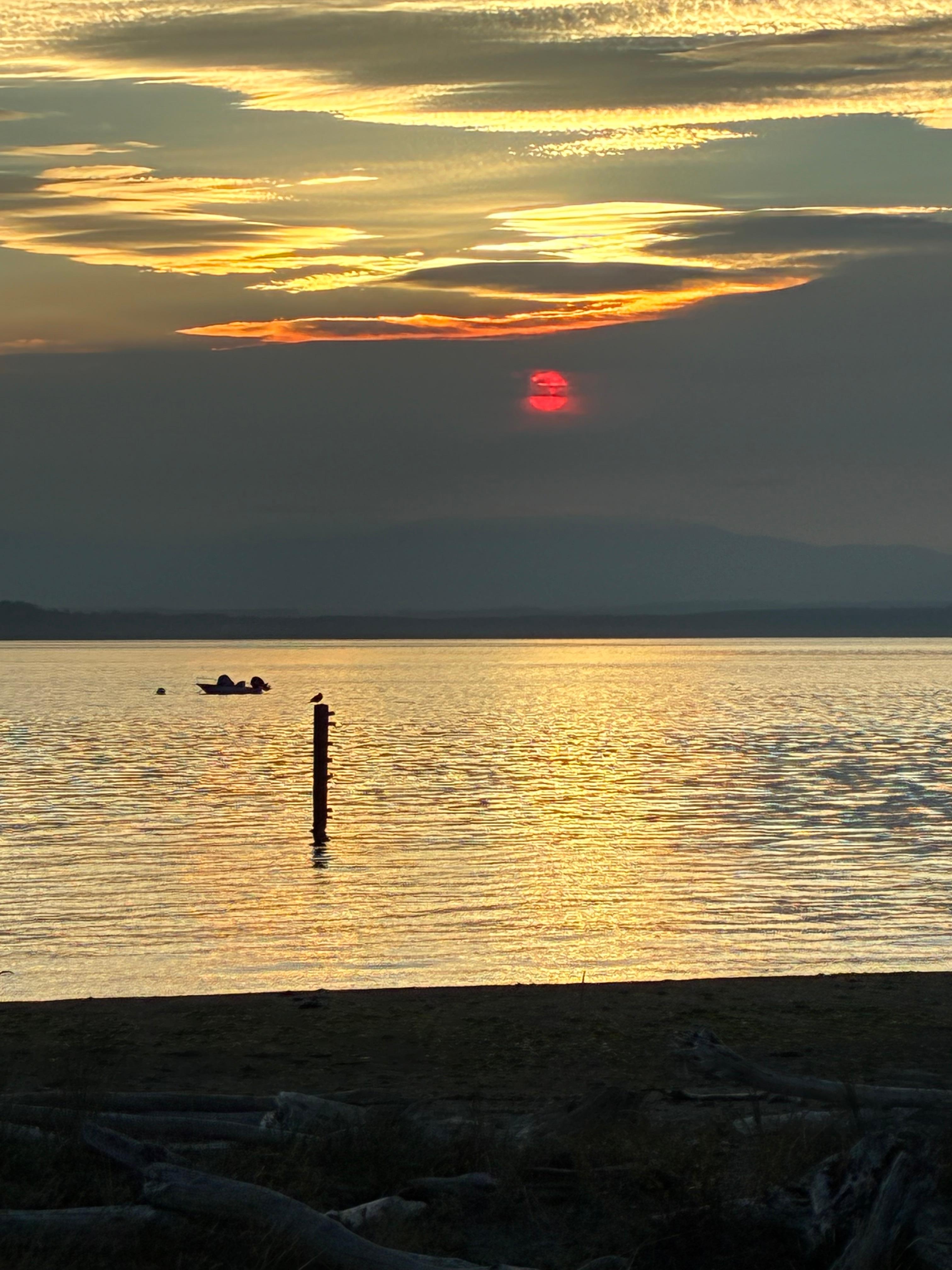 Sunset through the Cascades