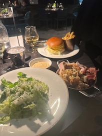 Caesar sallad&burgare
