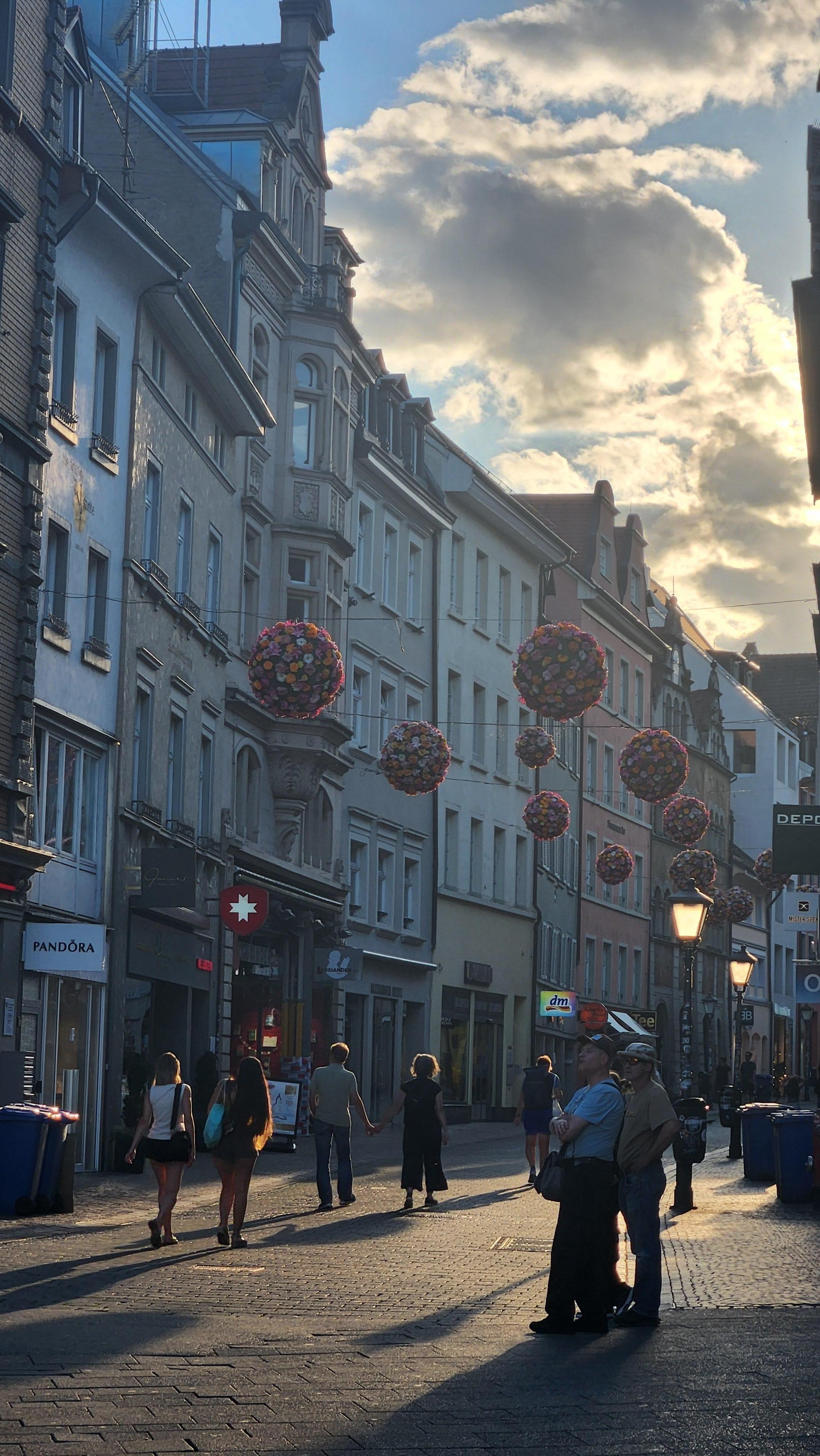 cute areas also walking distance from hotel