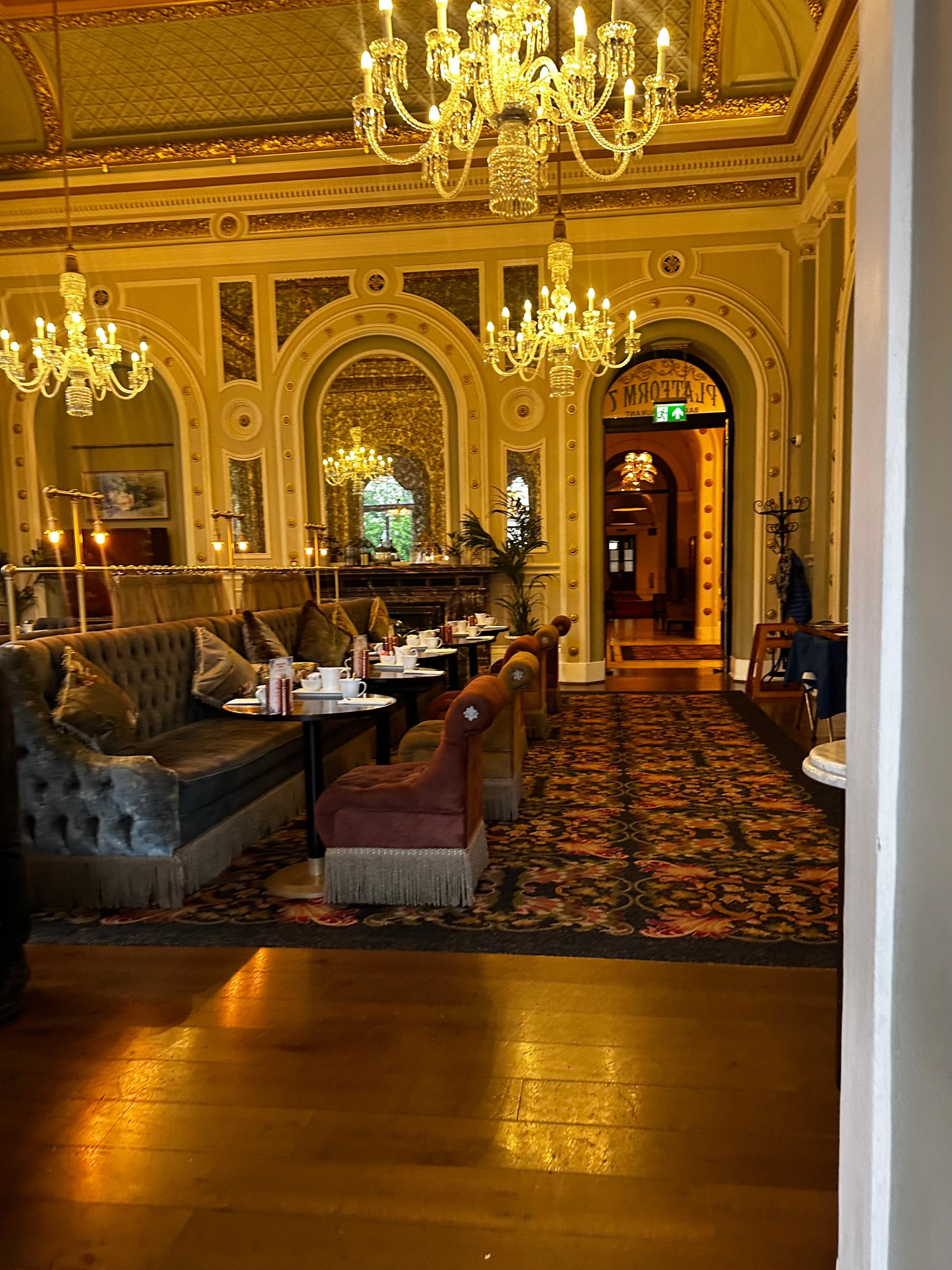Breakfast dining room 