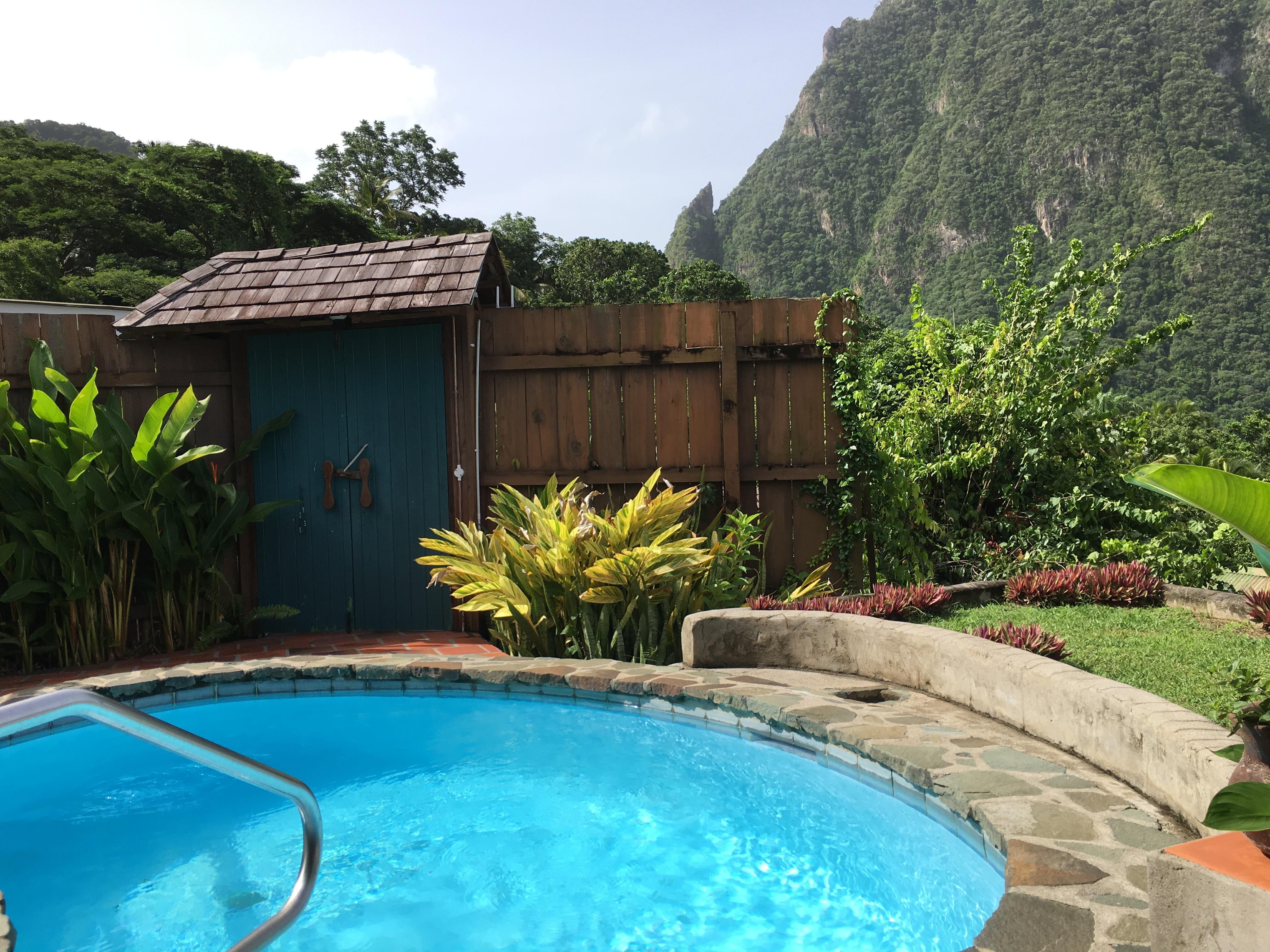 Plunge pool Piton in back