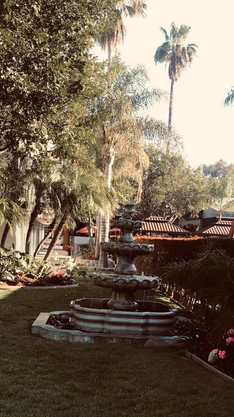 Great fountain for pics, near side parking lot
