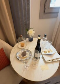 A sweet note and the most delicious treats -lemon cake wow! - waiting for us in our room