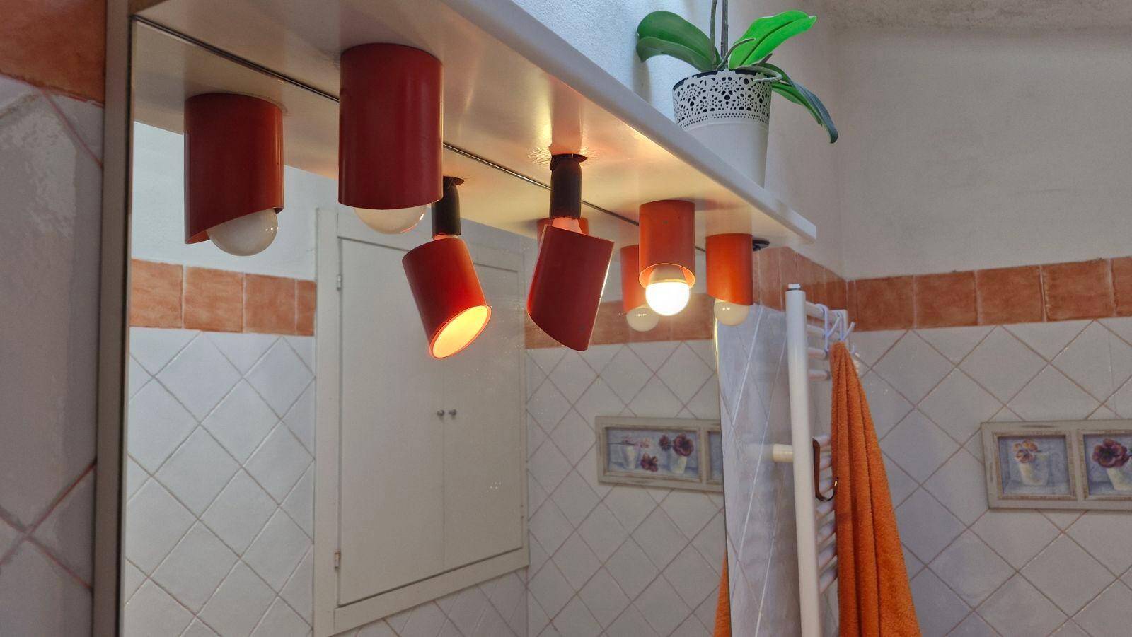 Lampen im Bad, teilweise Birnen - teilweise Fassung defekt