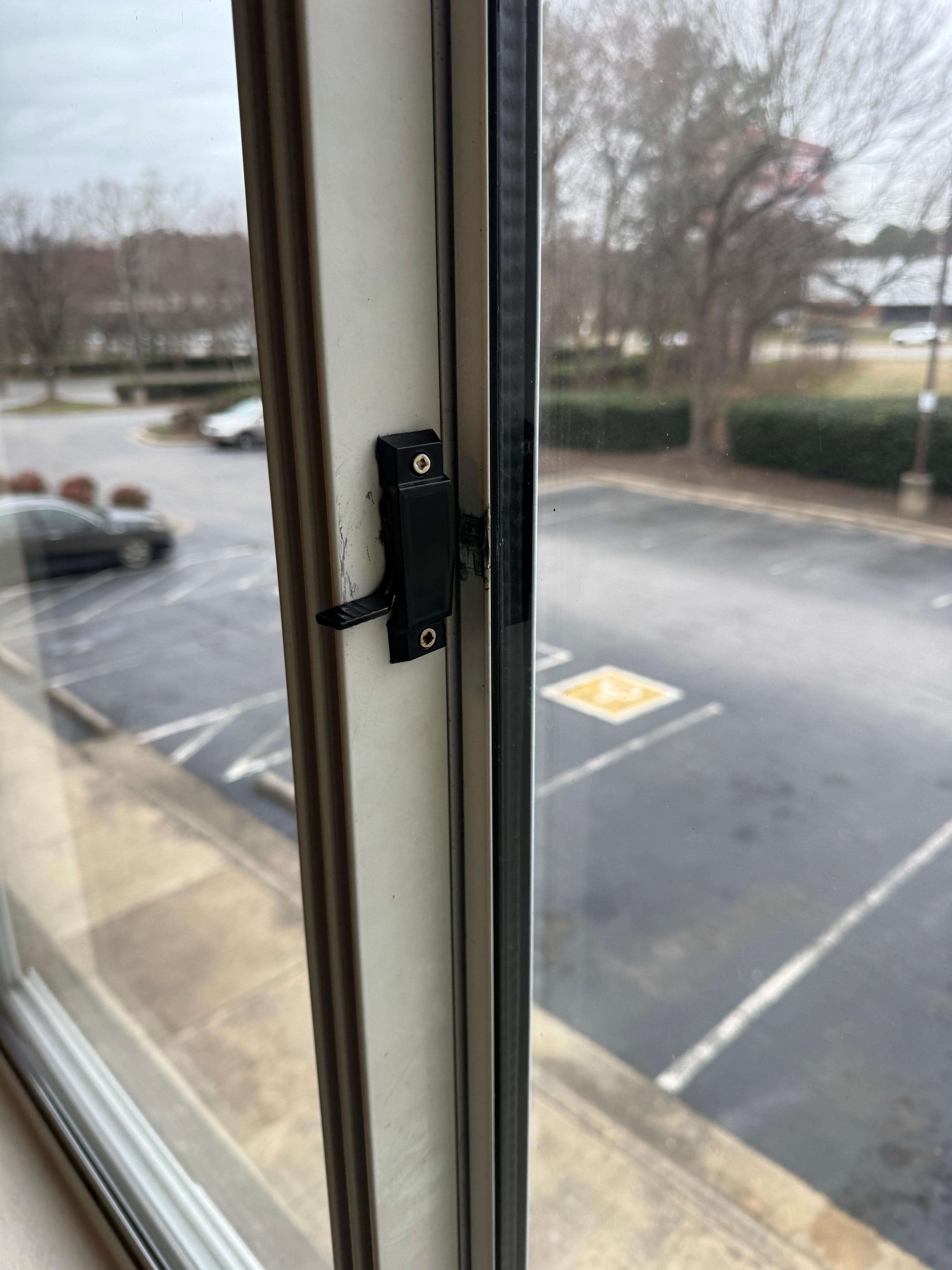 Sliding window that doesn’t lock