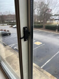 Sliding window that doesn’t lock