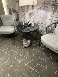 Creo que esa bolsa estuvo más de ocho horas en el piso 11