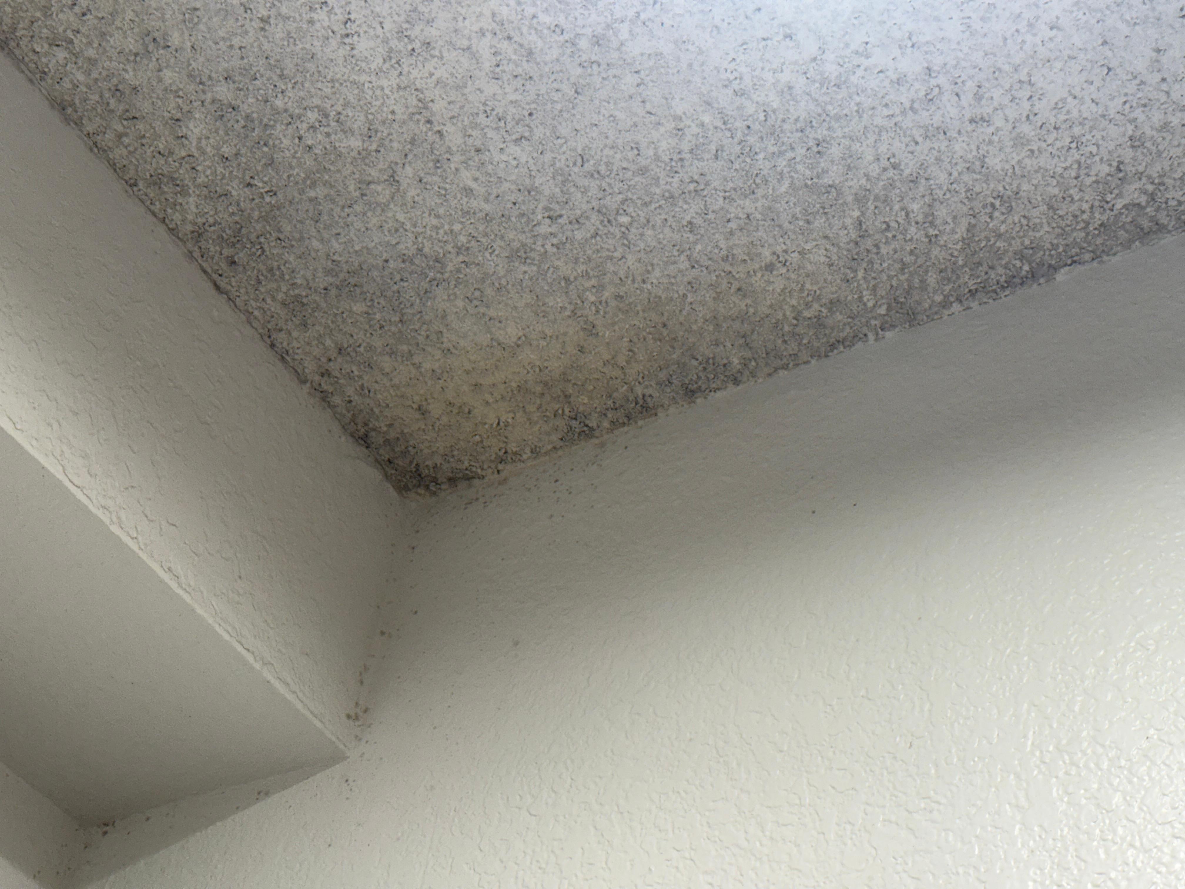 Darkness on ceiling in bath 