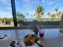 吃早餐的位置超鑽