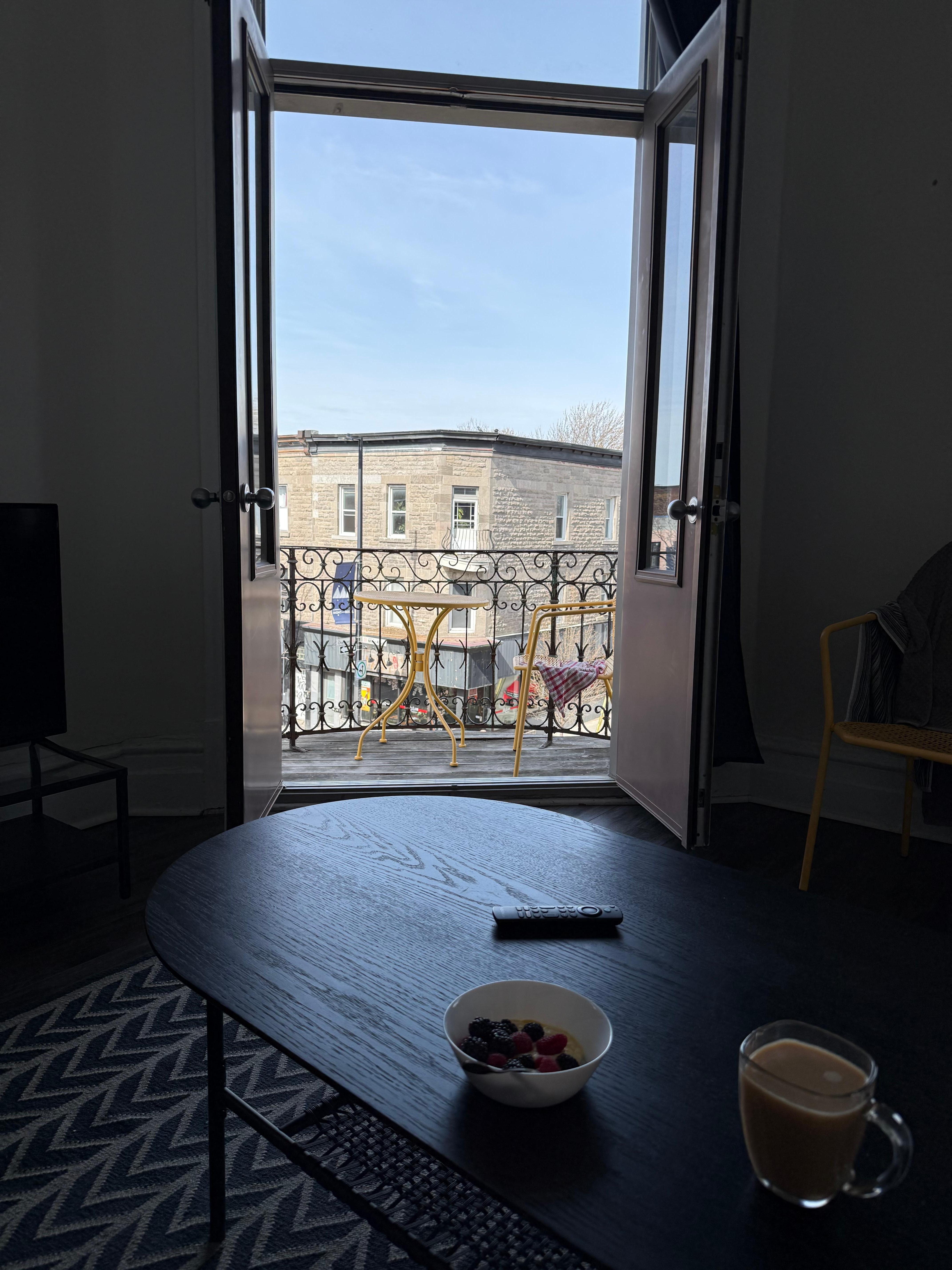 Excellent light in the apartment 