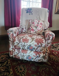 My purse matched the chair! :)