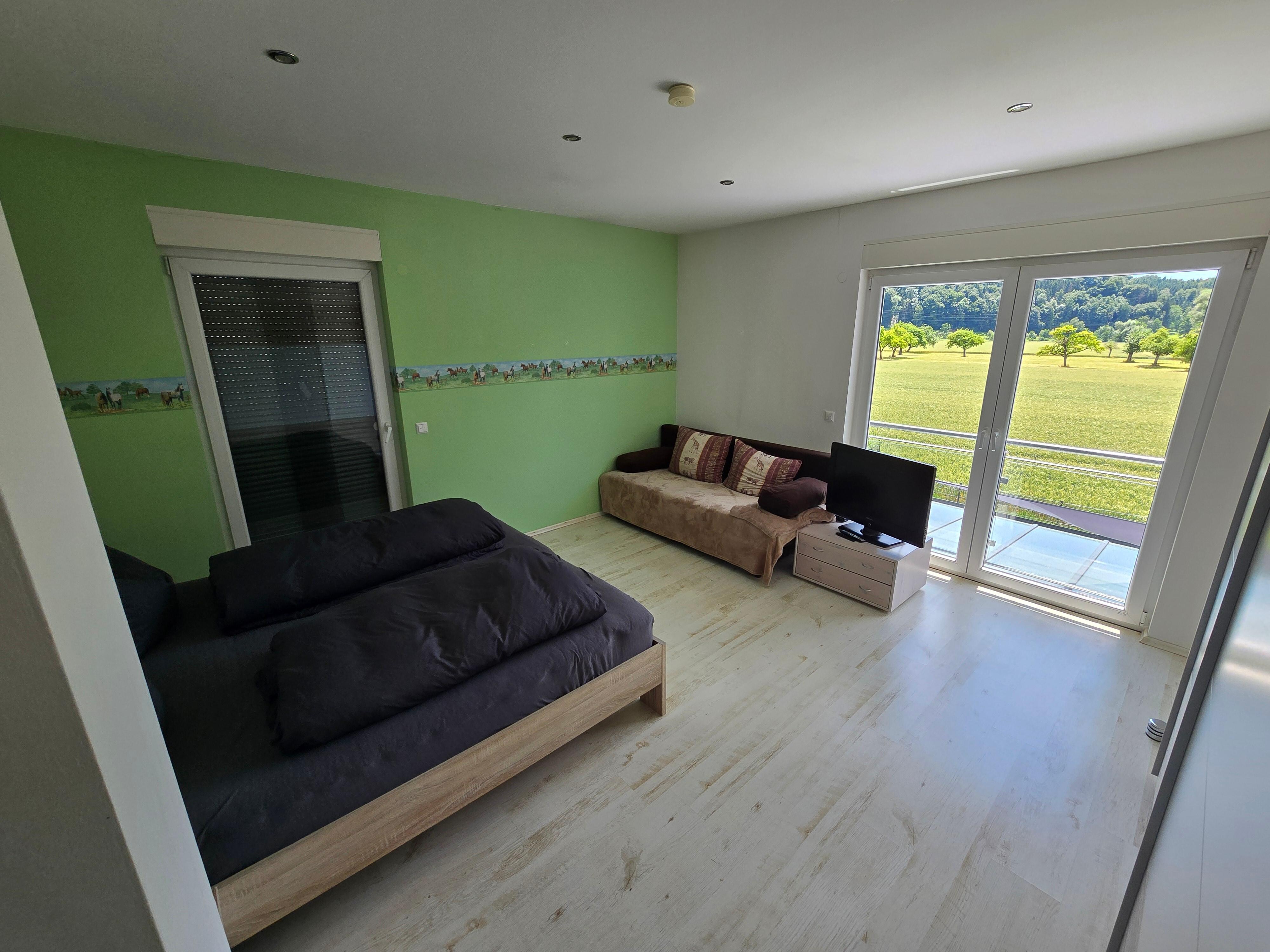 Schlafzimmer 1
