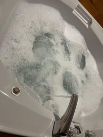Hot tub in the 2 Queen, Lakeview room
