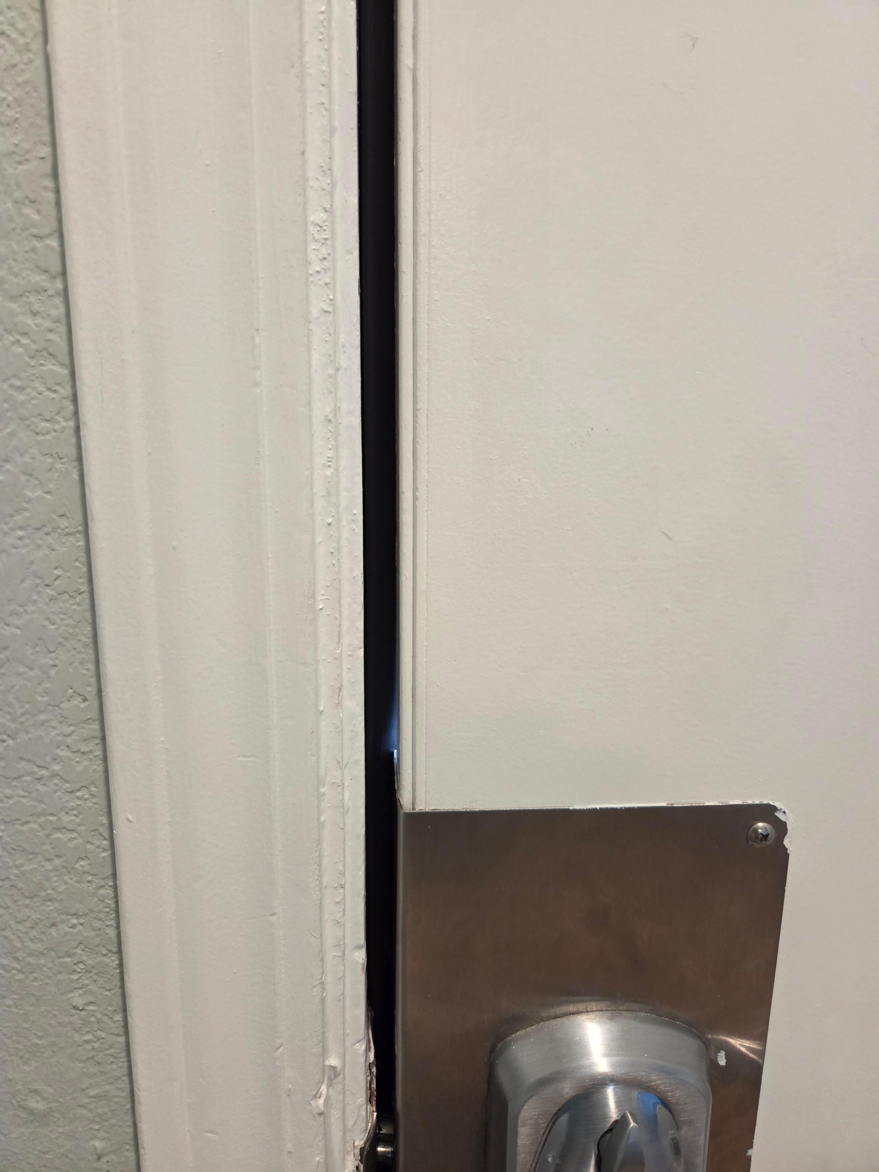 Gap in door
