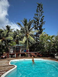 Piscine et cabane 3
