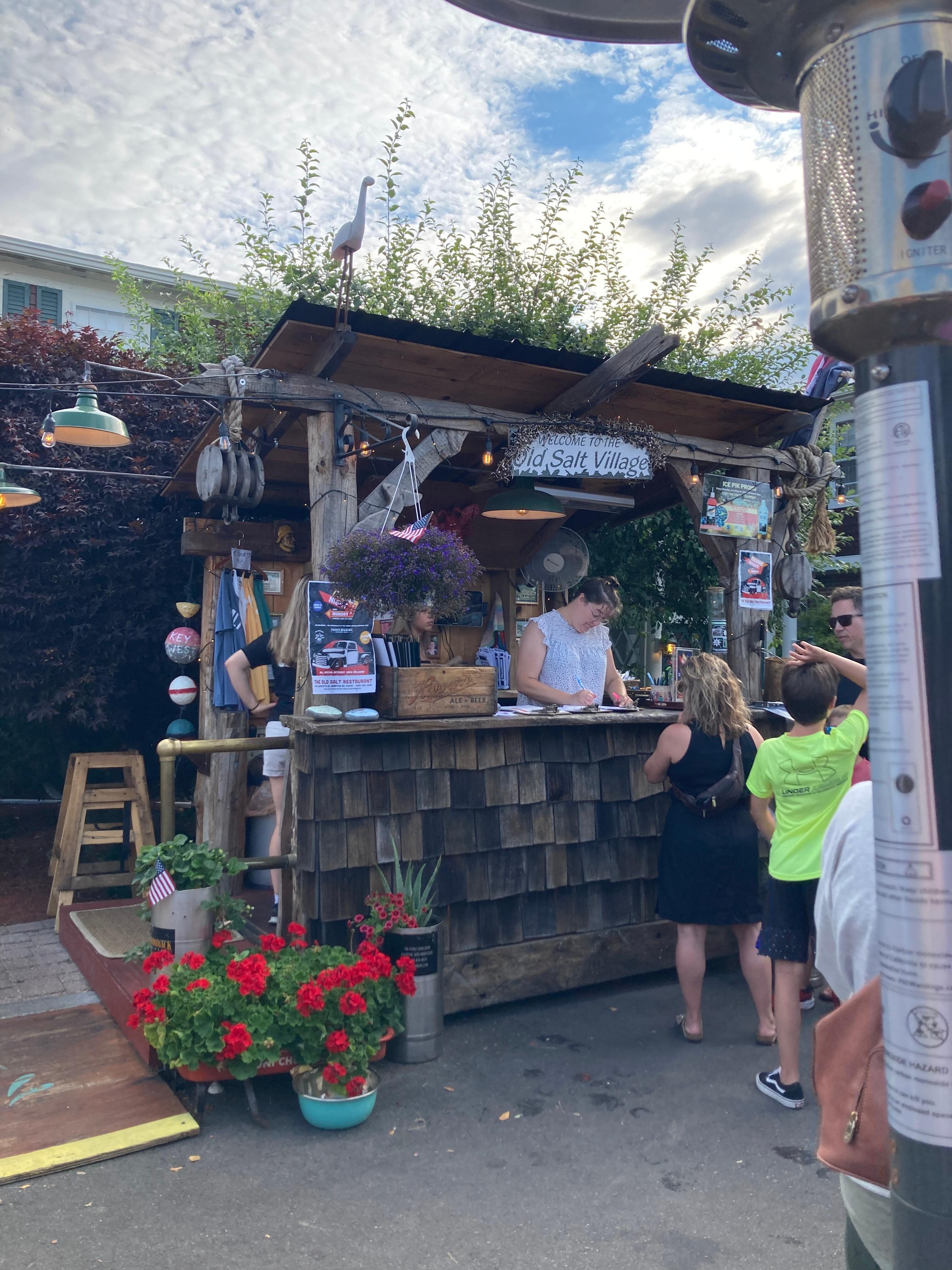 Entrance and live entertainment