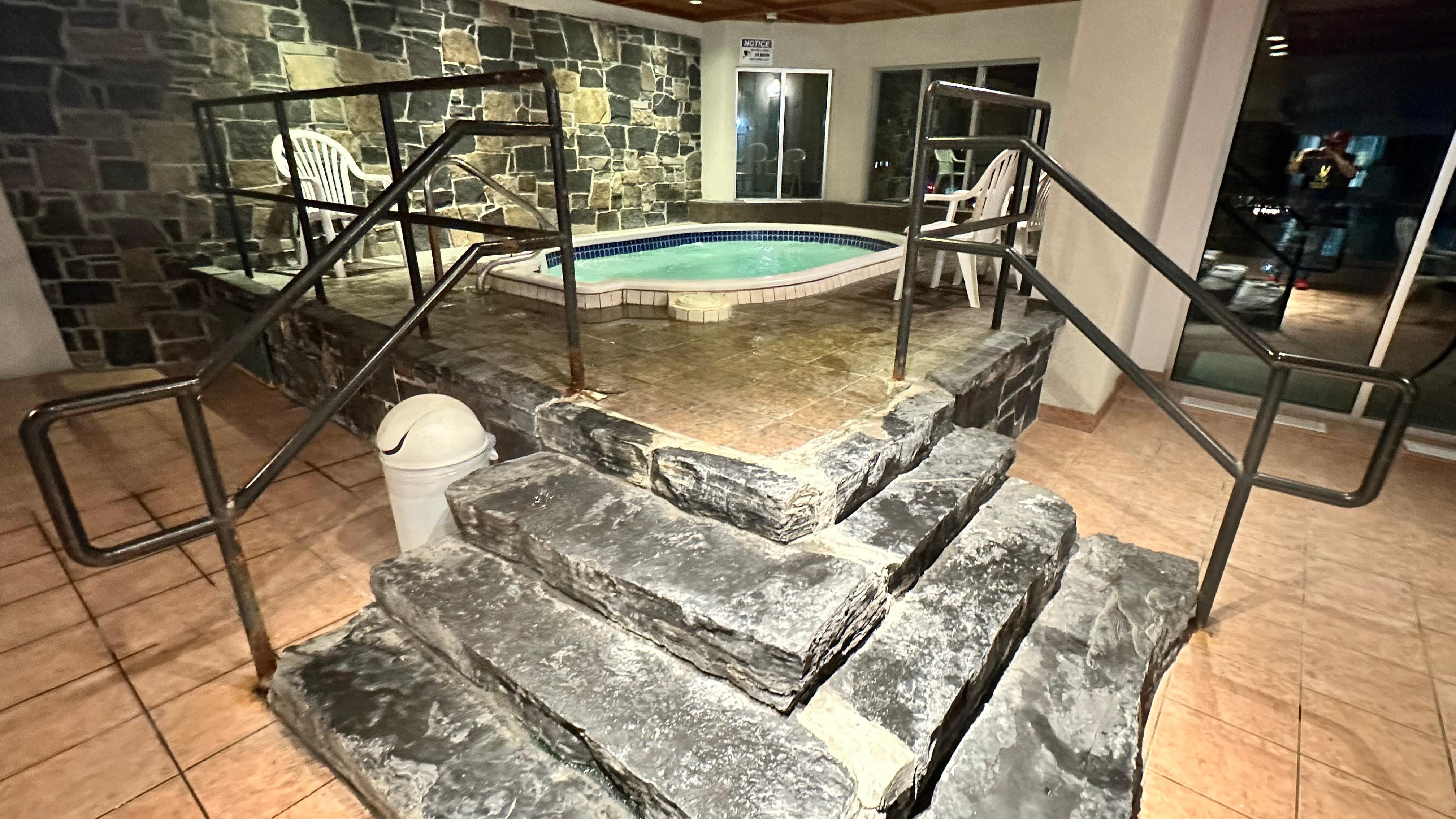 Hot Tub (quite cool in early morning)