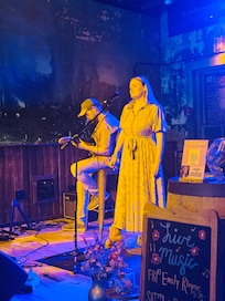 Across the street from the Mulberry-my daughter, Lizzie San Millan singing at ole red on Blake Shelton’s stage! Great weekend stay! It’s perfect.
