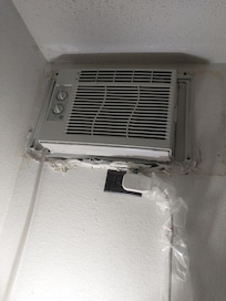 Air conditioner held by silicone