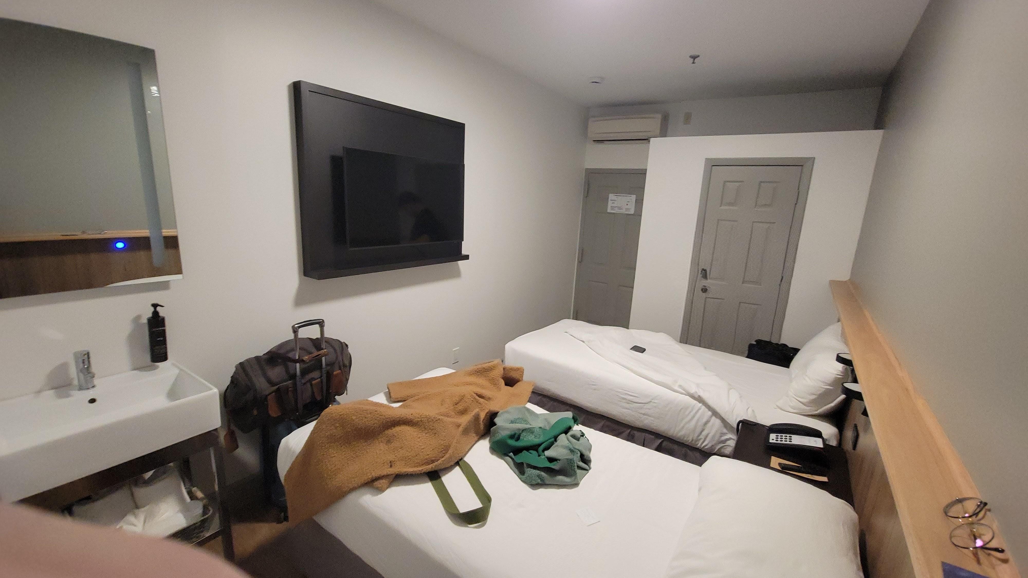 Double twin bed room