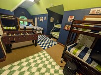 10 person bonus room upstairs