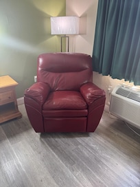 love this recliner chair