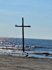 Cross at the curve