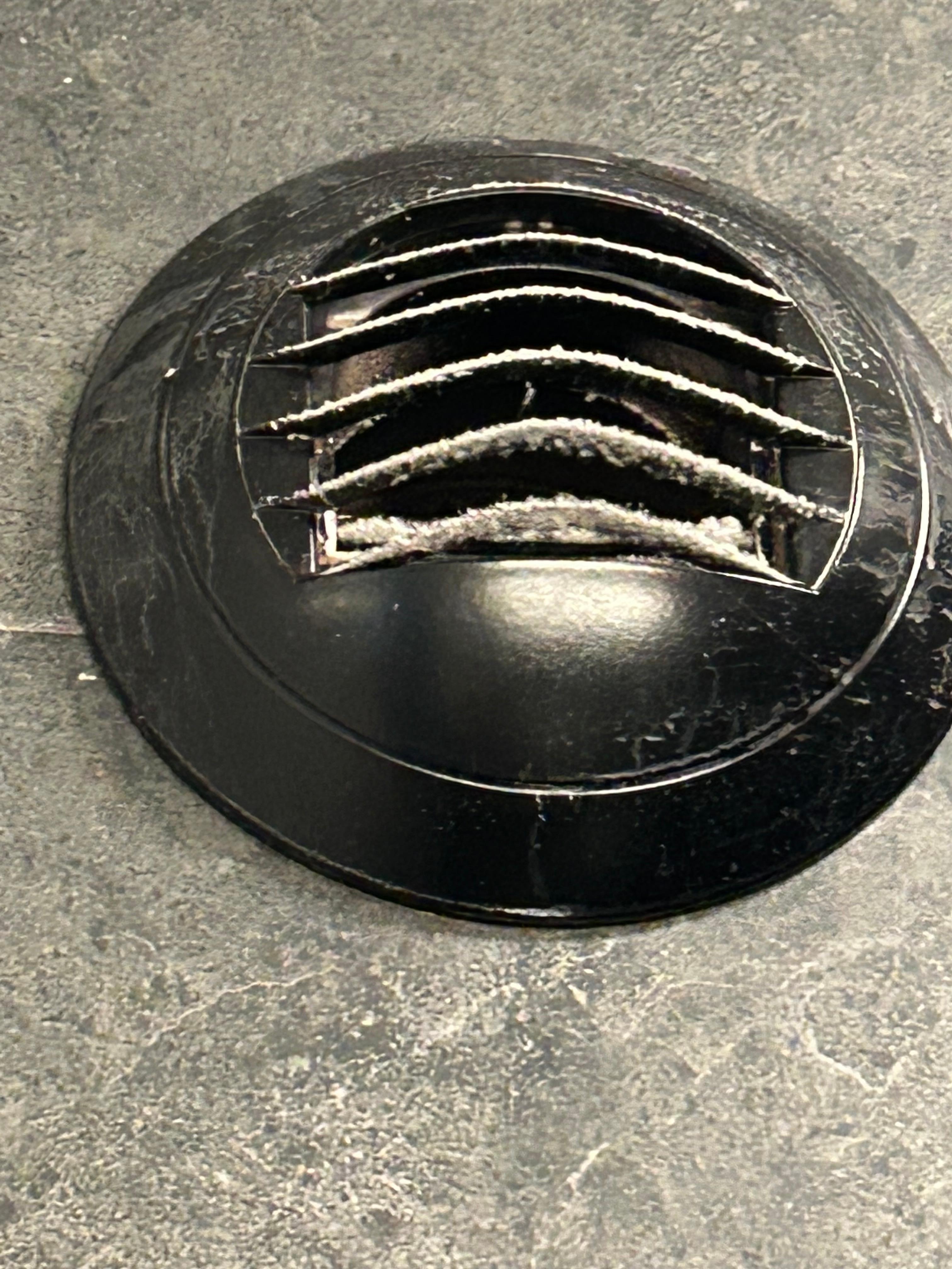 Lüftung völlig verstaubt und verdeckt. Es stank regelrecht nach Fäkalien.