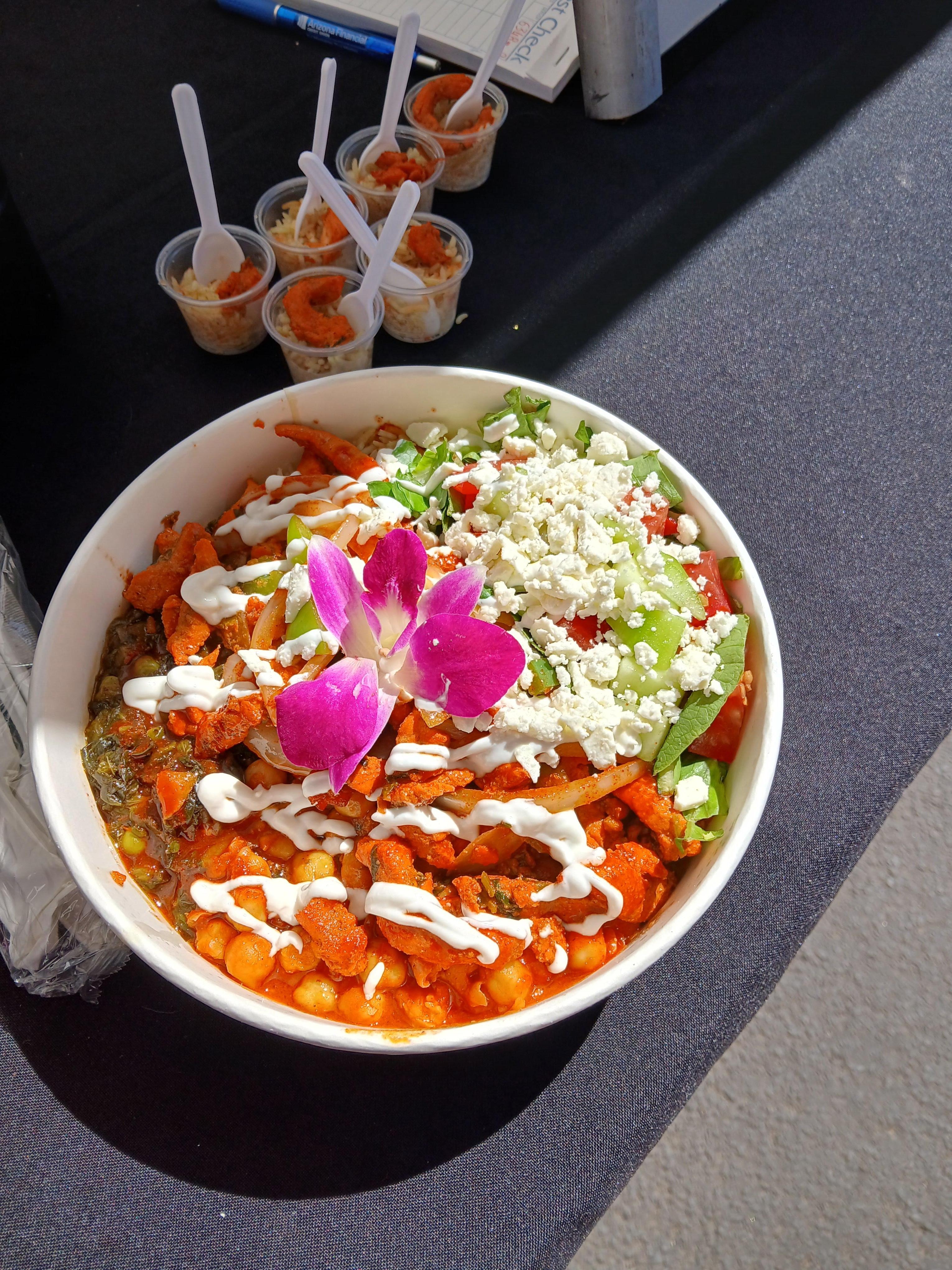 GO TO FARMERS MARKET ON SUNDAYS DOWN THE STREET! THIS IS A SOMALIAN BOWL THAT WAS INSANE!