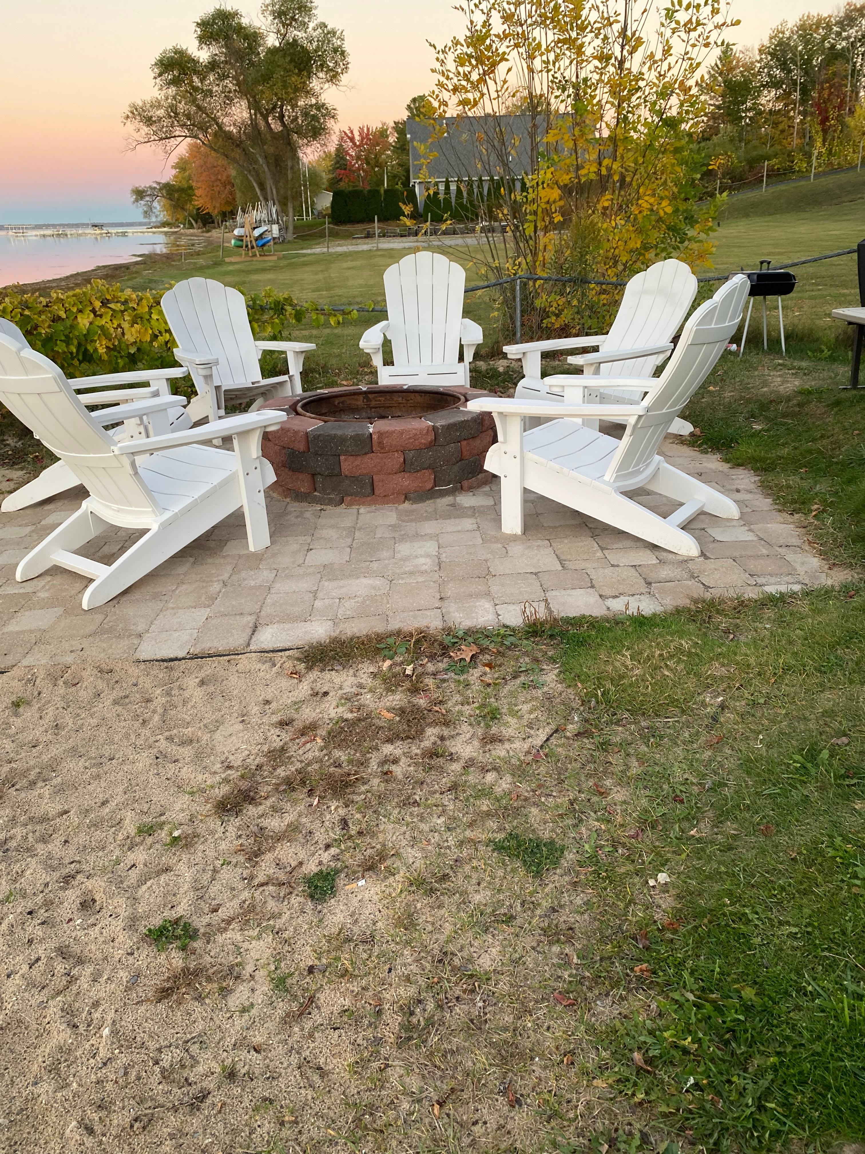 Fire pit with grills 